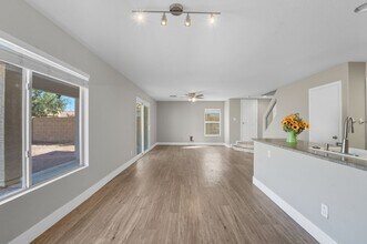 11526 W Paradise Dr in El Mirage, AZ - Building Photo - Building Photo