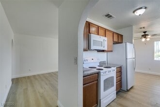 1860 N Decatur Blvd, Unit 202 in Las Vegas, NV - Building Photo - Building Photo