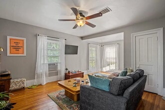 514 Crescent St NE in Grand Rapids, MI - Building Photo - Building Photo