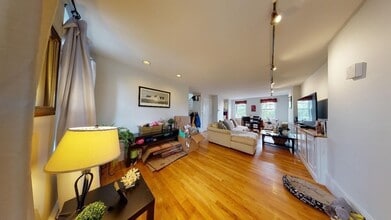 408 Sumner St, Unit 2R in Boston, MA - Building Photo - Building Photo