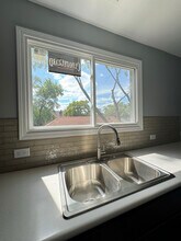 7141 S Damen Ave, Unit Unit 2 in Chicago, IL - Building Photo - Building Photo