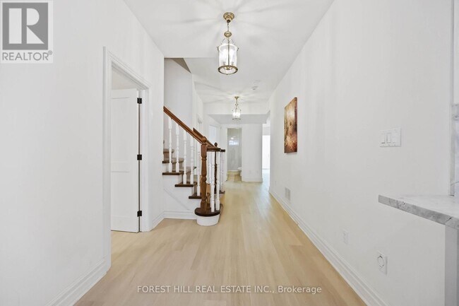 42 Cotswold Crescent in Toronto, ON - Building Photo - Building Photo