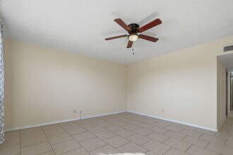 1105 N Clark Dr in El Paso, TX - Building Photo - Building Photo