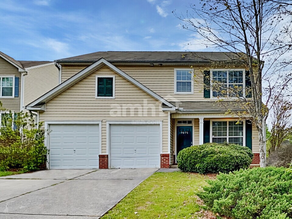 7071 Hillcrest Chase Ln in Austell, GA - Building Photo