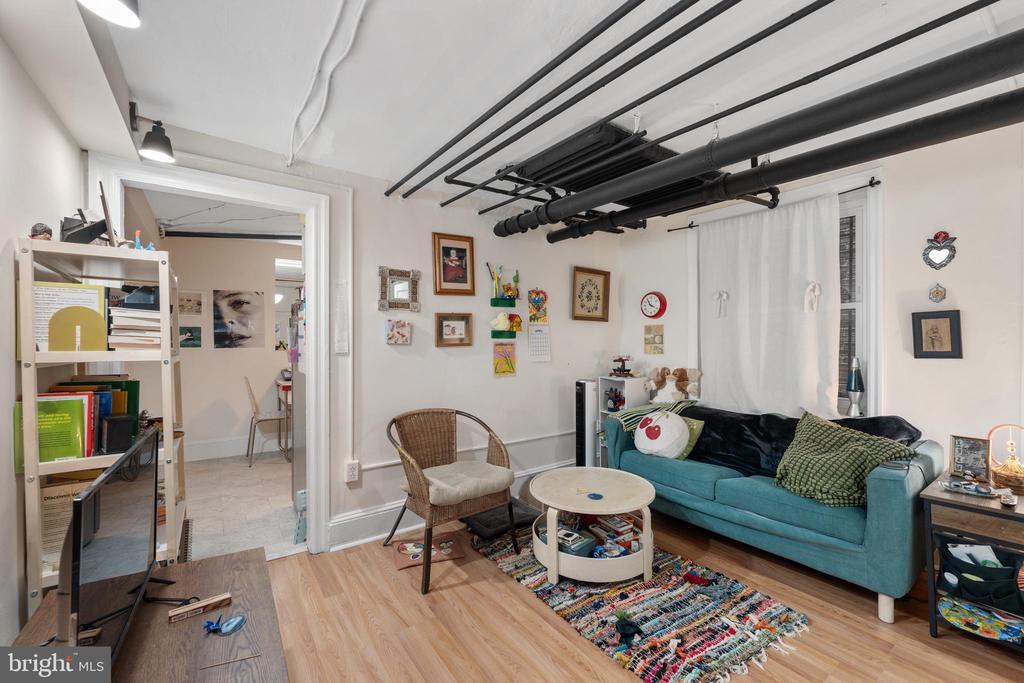 238 S 13th St-Unit -GRDN in Philadelphia, PA - Building Photo