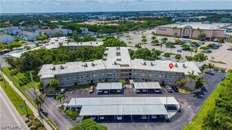 2244 Winkler Ave in Ft. Myers, FL - Building Photo