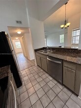 2841 N Oakland Forest Dr in Oakland Park, FL - Foto de edificio - Building Photo