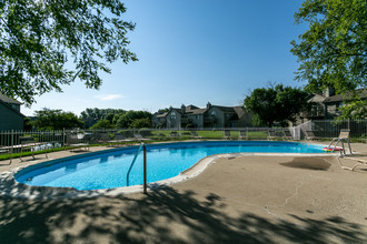 Oak Lake at Crooked Creek in Indianapolis, IN - Building Photo - Building Photo
