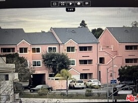 4810 S La Brea Ave in Los Angeles, CA - Building Photo