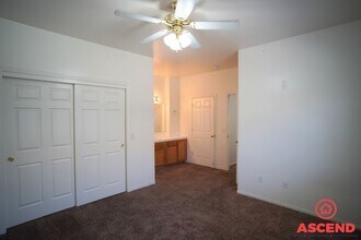 548 Yellow Meadow Ct in Bakersfield, CA - Building Photo - Building Photo
