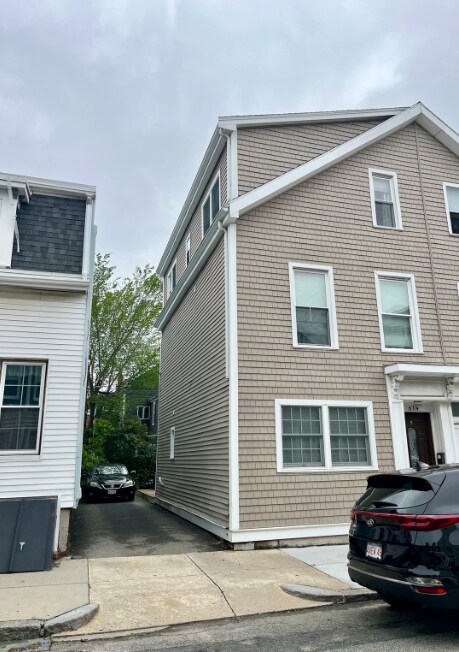 614 E 5th St in Boston, MA - Building Photo