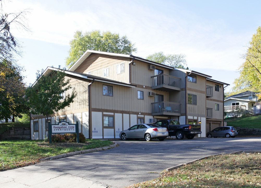 Hampshire Cove Apartments in St. Louis Park, MN - Building Photo