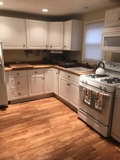 property at 421 Sweetbriar St