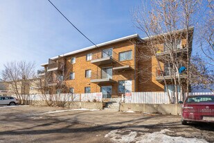4328 4 St NW in Calgary, AB - Building Photo