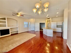 273 Kyland Cove Ave in Las Vegas, NV - Building Photo - Building Photo