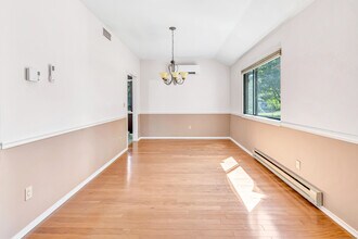 486 Heritage Vlg in Southbury, CT - Building Photo - Building Photo