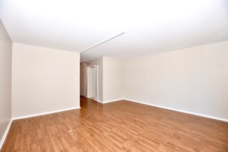 152 W Superior St, Unit 4R in Chicago, IL - Building Photo - Building Photo