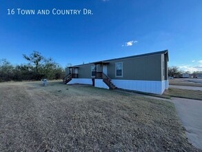 16 Town and Country Dr in Wichita Falls, TX - Building Photo - Building Photo
