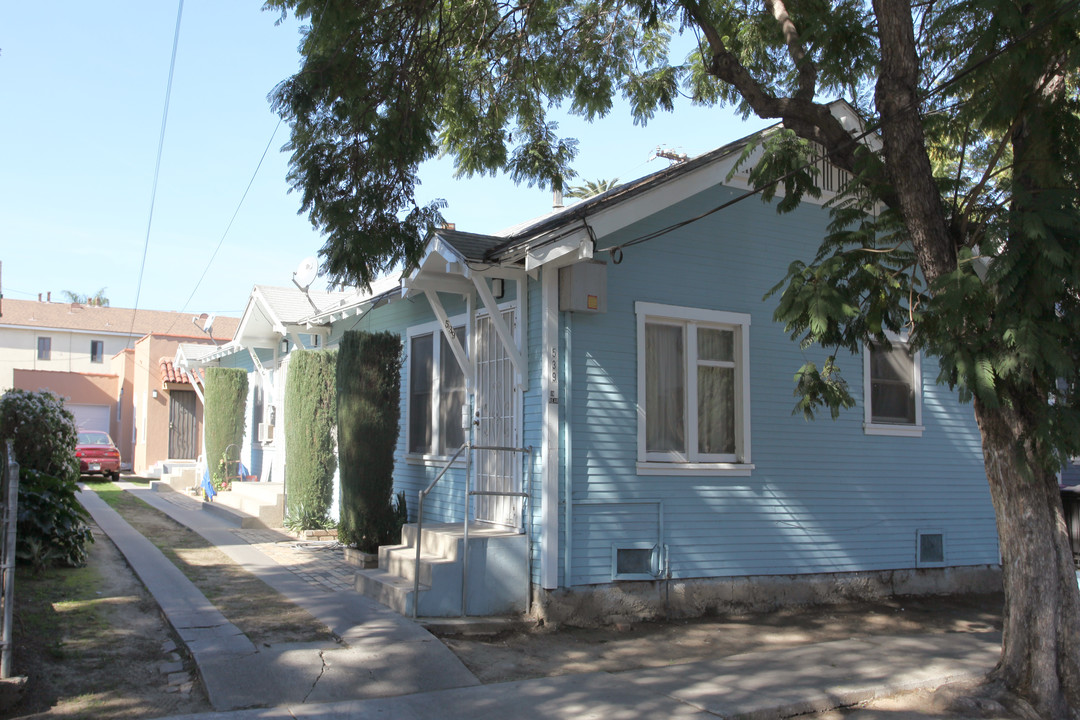 539 Cerritos Ave in Long Beach, CA - Foto de edificio