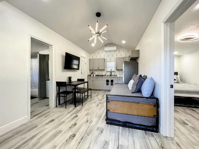 2008 Page Ave in Orlando, FL - Building Photo - Building Photo