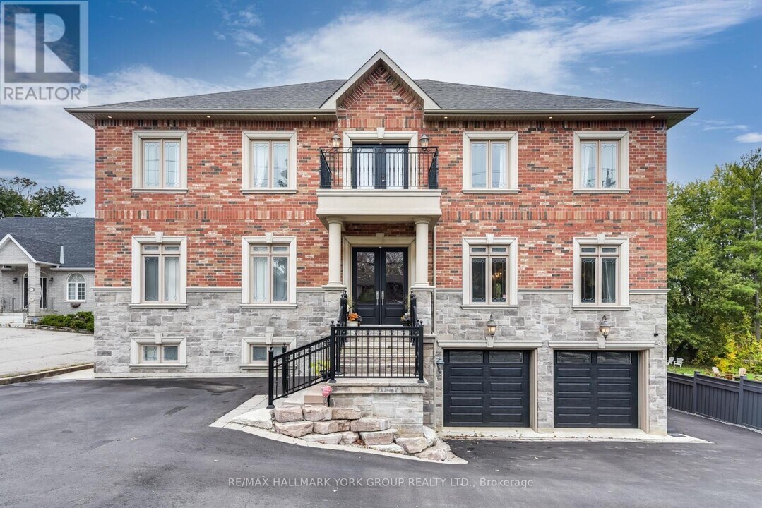 13086 Keele St in King, ON - Building Photo
