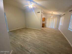 6612 W Whispering Wind Dr in Glendale, AZ - Building Photo - Building Photo