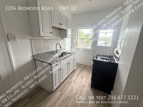 3204 Redwood Rd in Cleveland Heights, OH - Building Photo - Building Photo