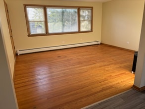 7350 W Belmont Ave in Chicago, IL - Foto de edificio - Building Photo