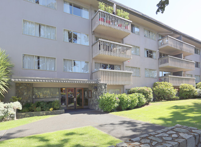 Royal Arms Apartments in Victoria, BC - Building Photo - Building Photo