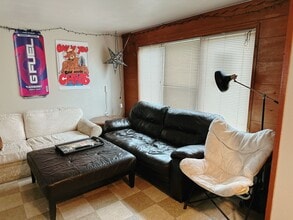 1004 Billy Frank Jr. St in Bellingham, WA - Building Photo - Building Photo