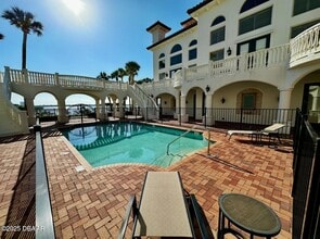 5090 Riverside Dr, Unit 103 in Port Orange, FL - Building Photo - Building Photo