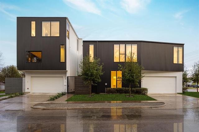 property at 2422 N Carroll Ave