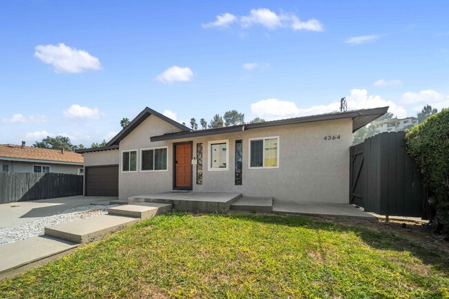 4364 Toland Way in Los Angeles, CA - Building Photo - Building Photo