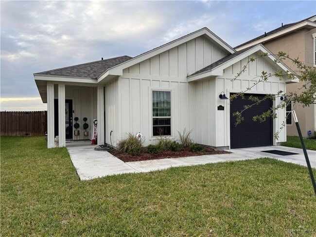 property at 28 N Soñador Dr