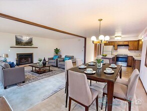 1616 S Edgewood St in Seaside, OR - Building Photo - Building Photo