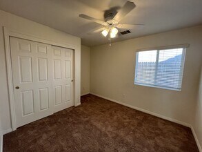 5605 Scatena Isle Dr in Bakersfield, CA - Building Photo - Building Photo