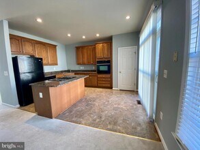 15657 William Bayliss Ct in Woodbridge, VA - Building Photo - Building Photo