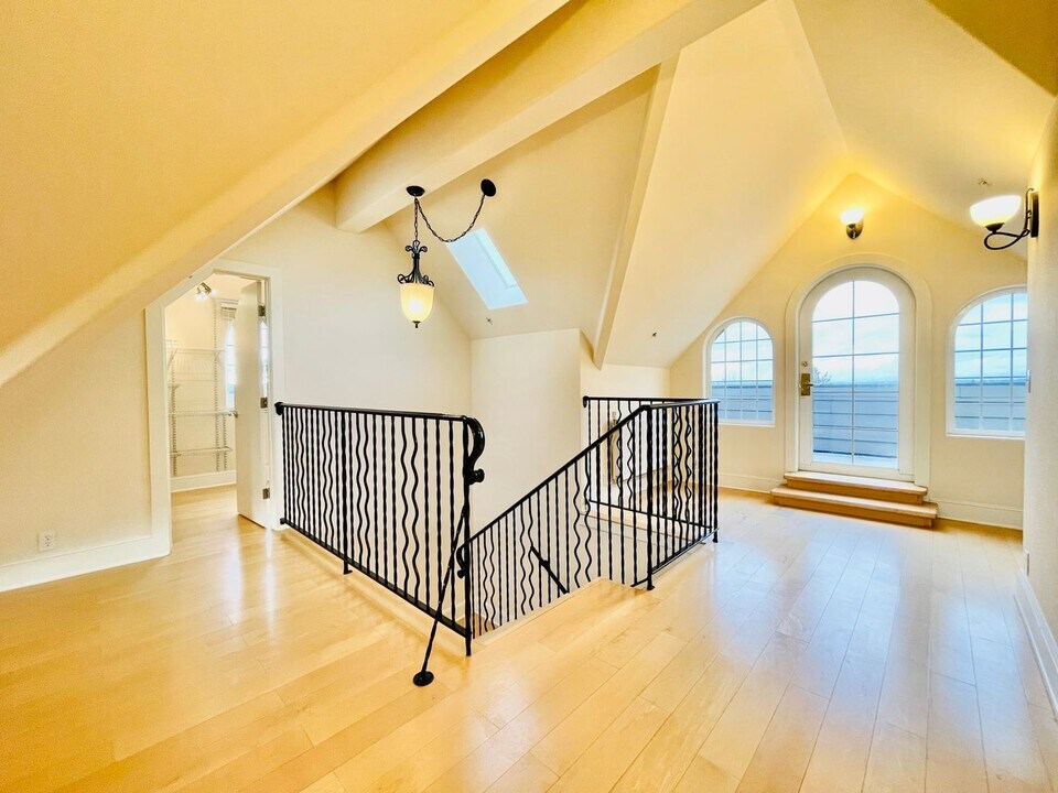 1524 14th Ave S in Seattle, WA - Building Photo