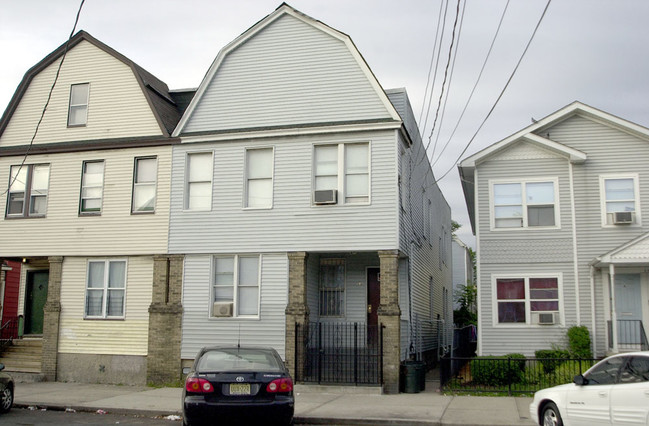 53 Stegman St in Jersey City, NJ - Building Photo - Building Photo