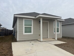 7426 Silos Rdg in San Antonio, TX - Building Photo - Building Photo