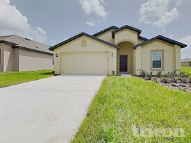1656 Luft Ln in Mascotte, FL - Building Photo