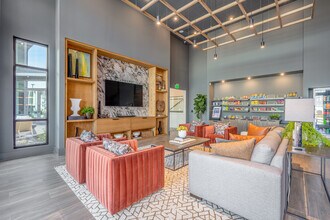 Ellis at Huntcrest in Lawrenceville, GA - Foto de edificio - Lobby