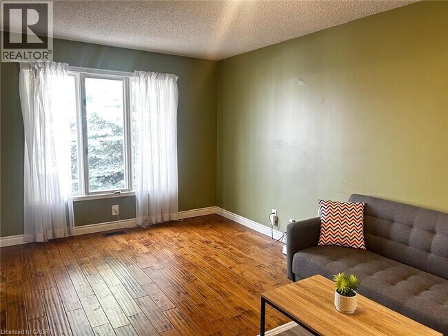 254 Camille Crescent in Waterloo, ON - Building Photo - Building Photo