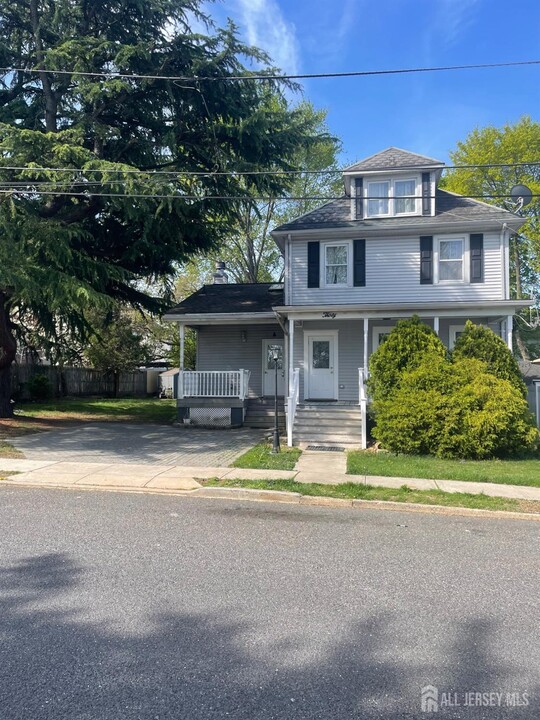 30 Exton St in South River, NJ - Foto de edificio