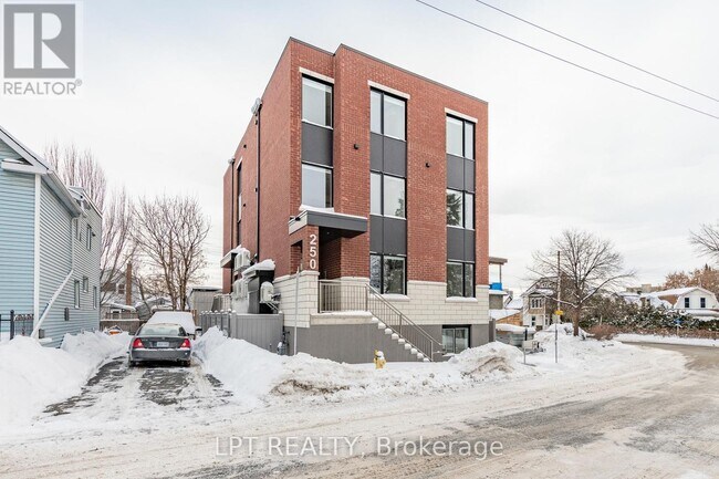 250 Shakespeare St in Ottawa, ON - Building Photo - Building Photo