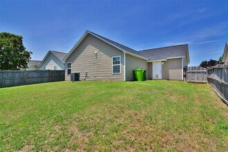 321 Legend Oaks Dr in Columbia, SC - Building Photo - Building Photo