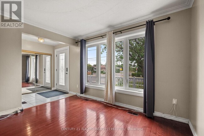 84 Goldsboro Rd in Toronto, ON - Building Photo - Building Photo