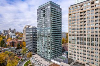 Blue Diamond Condos in Toronto, ON - Building Photo - Building Photo