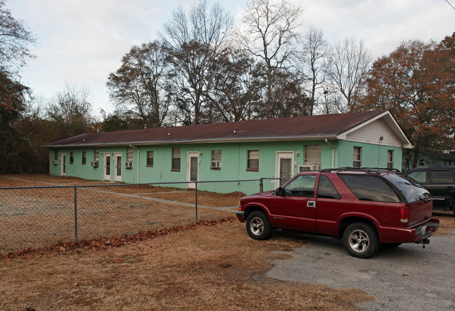 The Lodge At Twitty in Charleston, SC - Building Photo - Building Photo