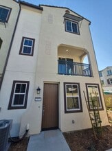 2137 Cumberland in Pomona, CA - Foto de edificio - Building Photo